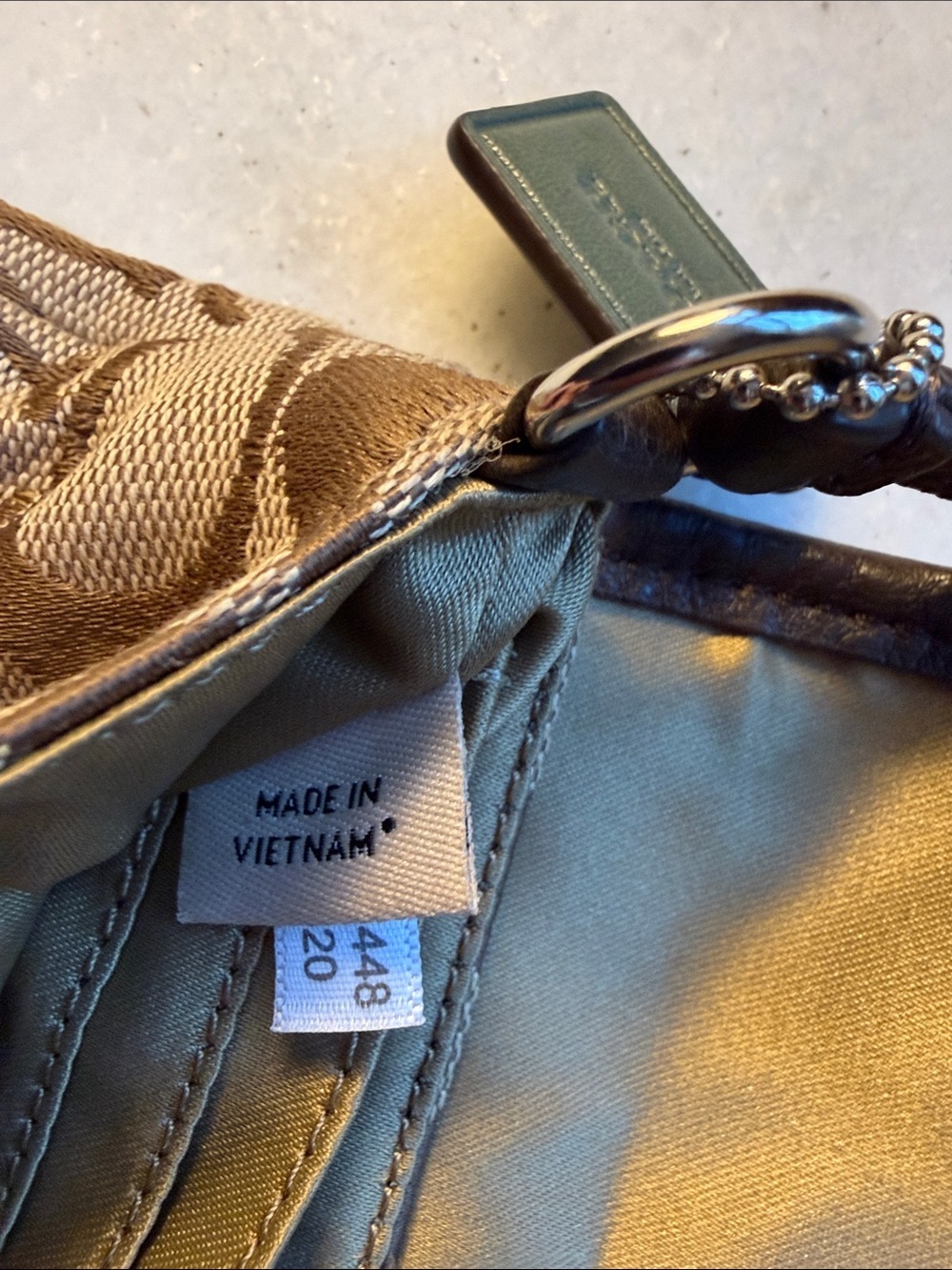 Coach Turn-lock Mini/Wristlet - Picture 5 of 8